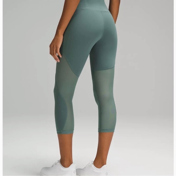 NWT lululemon Wunder Train Mesh Panel HR Crop 21” in Medium Forest (green) Size4 - Picture 3 of 8